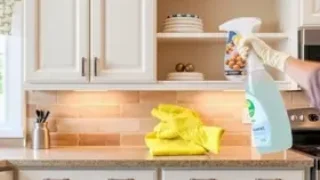gordura dos armários da cozinha