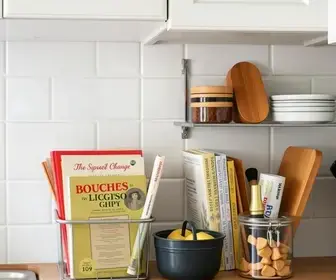 livros na cozinha
